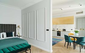 No.4 Residence